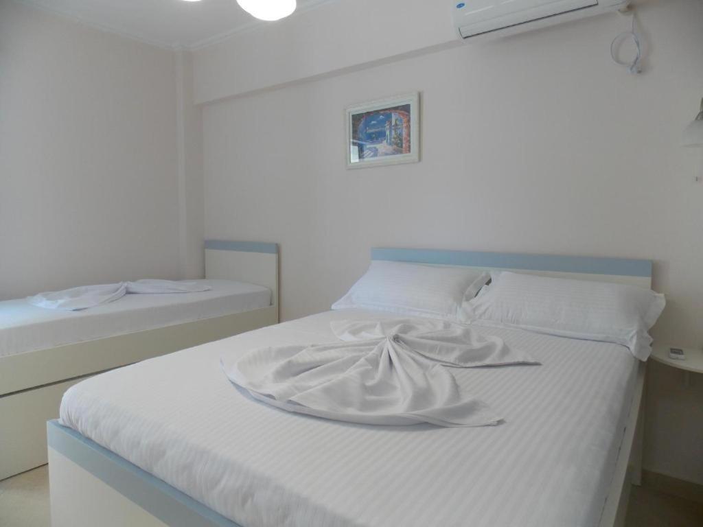 Amber Apartments Sarandë Exterior foto